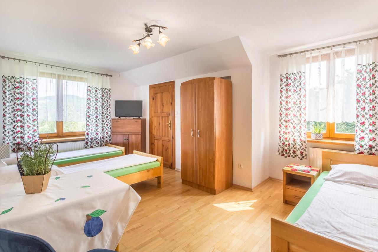 Wisniowy Gaj Villa Ujanowice Bagian luar foto